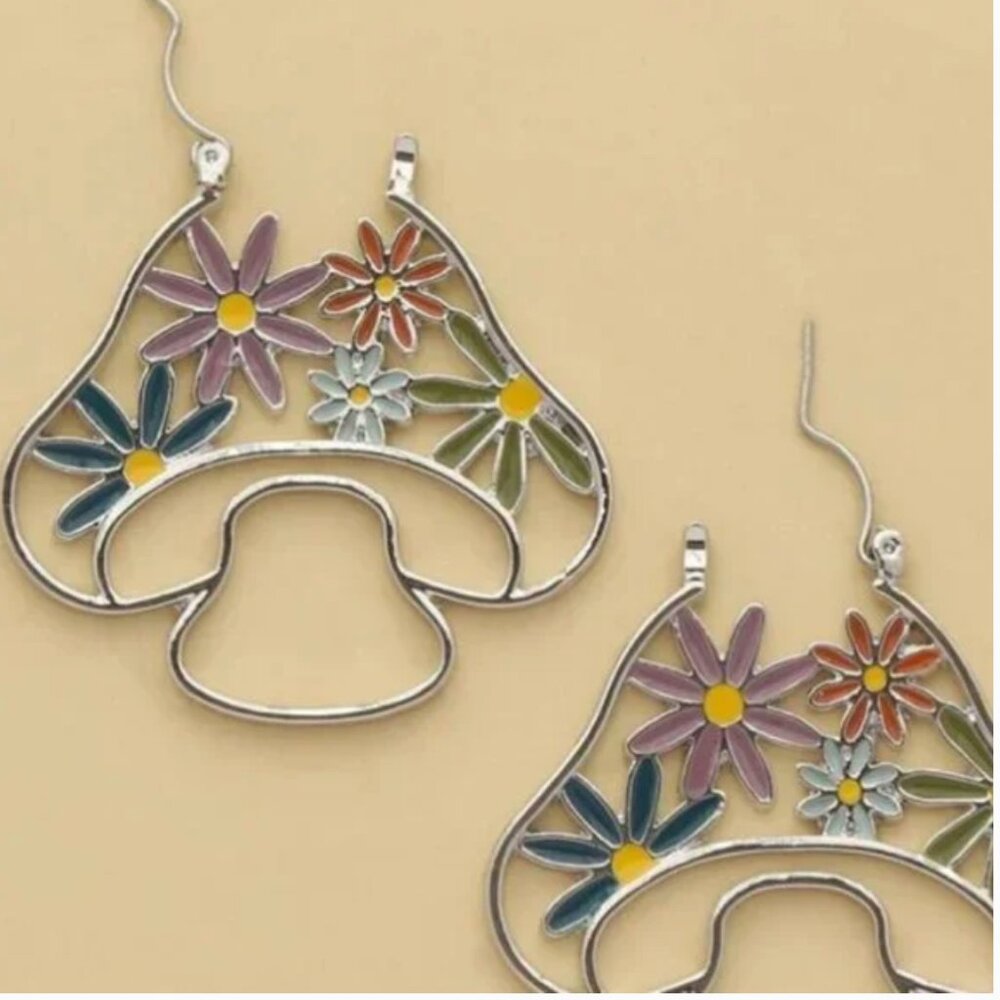 ⭐️❤️ FREE Mushroom Outline Plant Flower Floral Hippie Art Artsy Chic Earrings